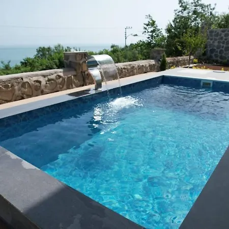 Villa 5+1 With Pool, Near Sea, 10 Person, Arakli Trabzon