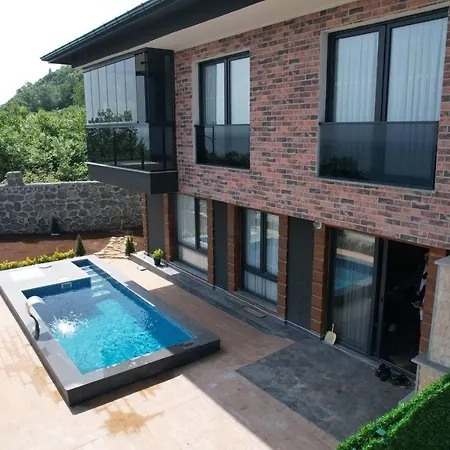 5+1 With Pool, Near Sea, 10 Person, Arakli Villa Trabzon